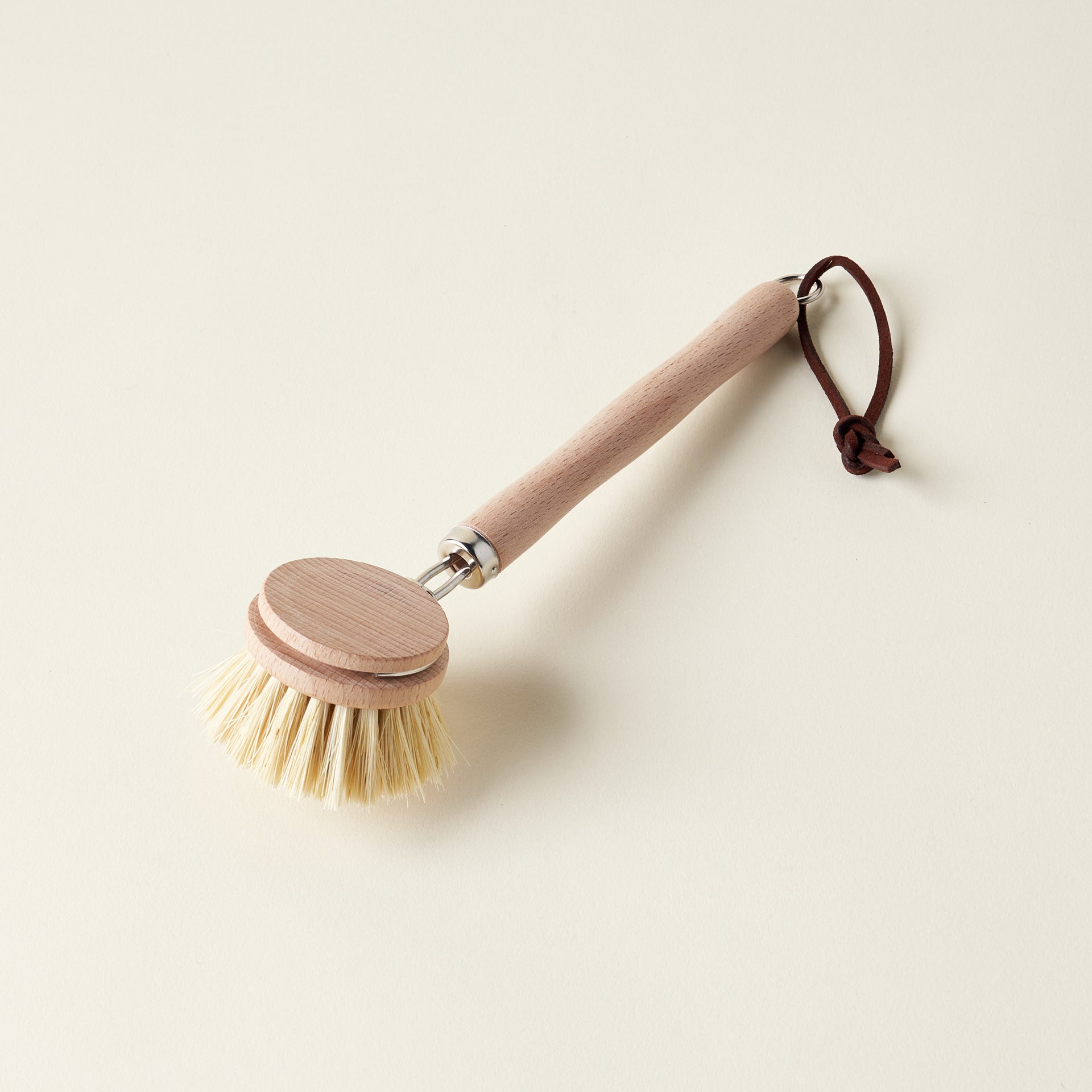 Wooden dish brush made of beech wood.