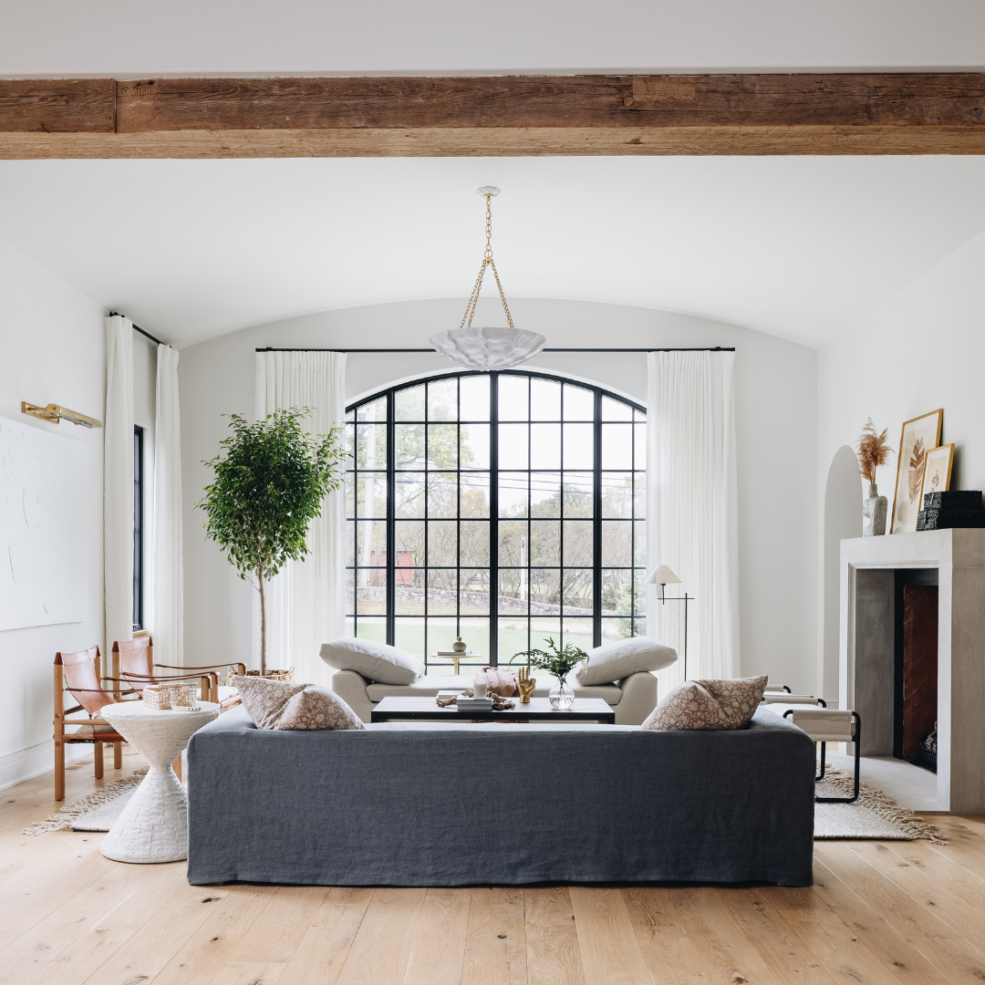 Benit Sculpted Chandelier (Designer Overstock)