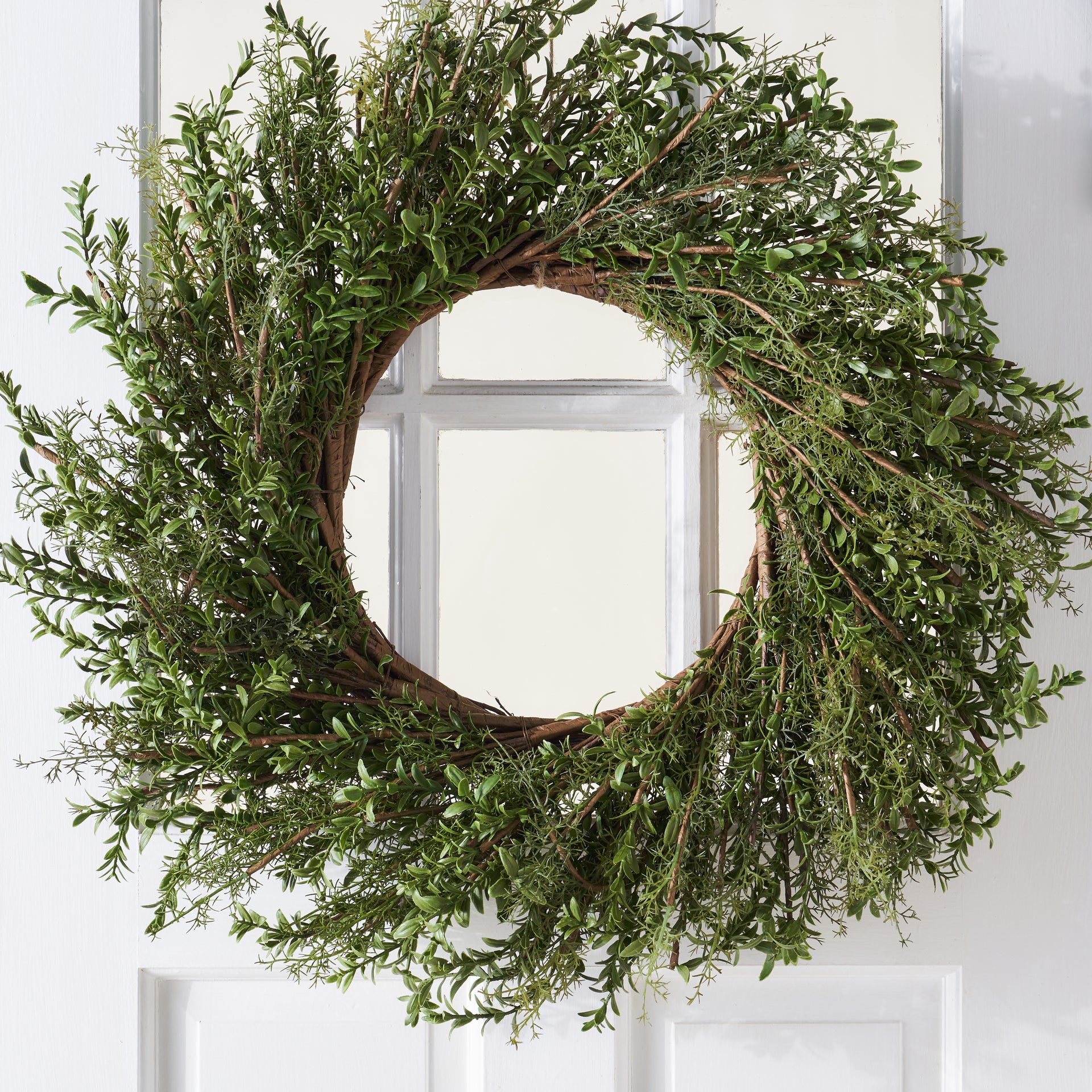 28" Boxwood Branch Wreath