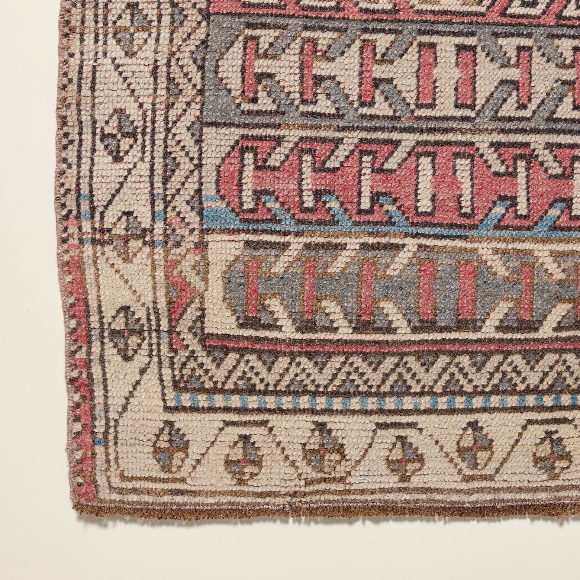 Ava Vintage Runner 2.4' x 11.7'