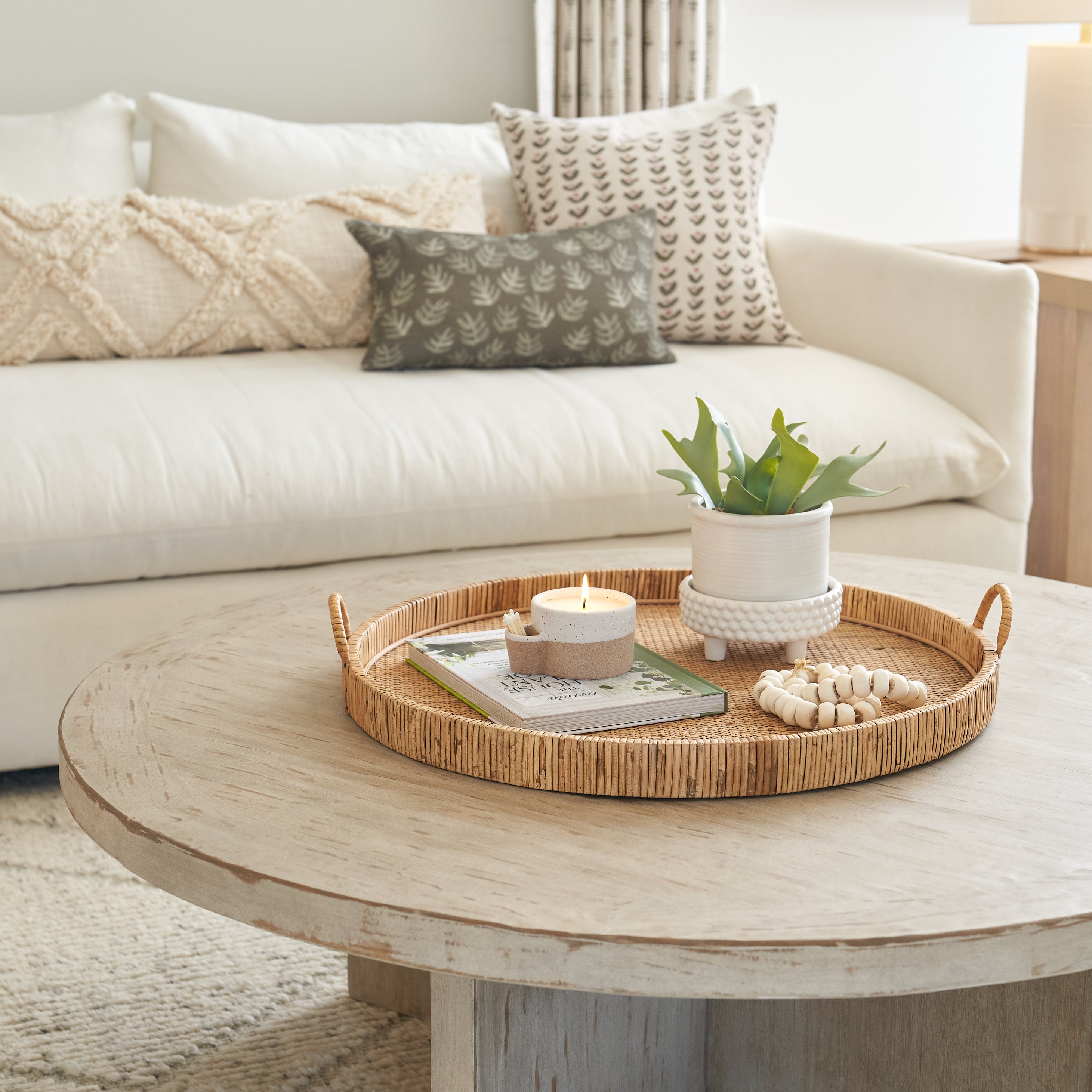CoffeeTable_SpringDecorCandleRefresh_1x1_006_602be55f-04dc-4407-980d-bcf3e65b54c5.jpg?v=1712686530\u0026width=1900