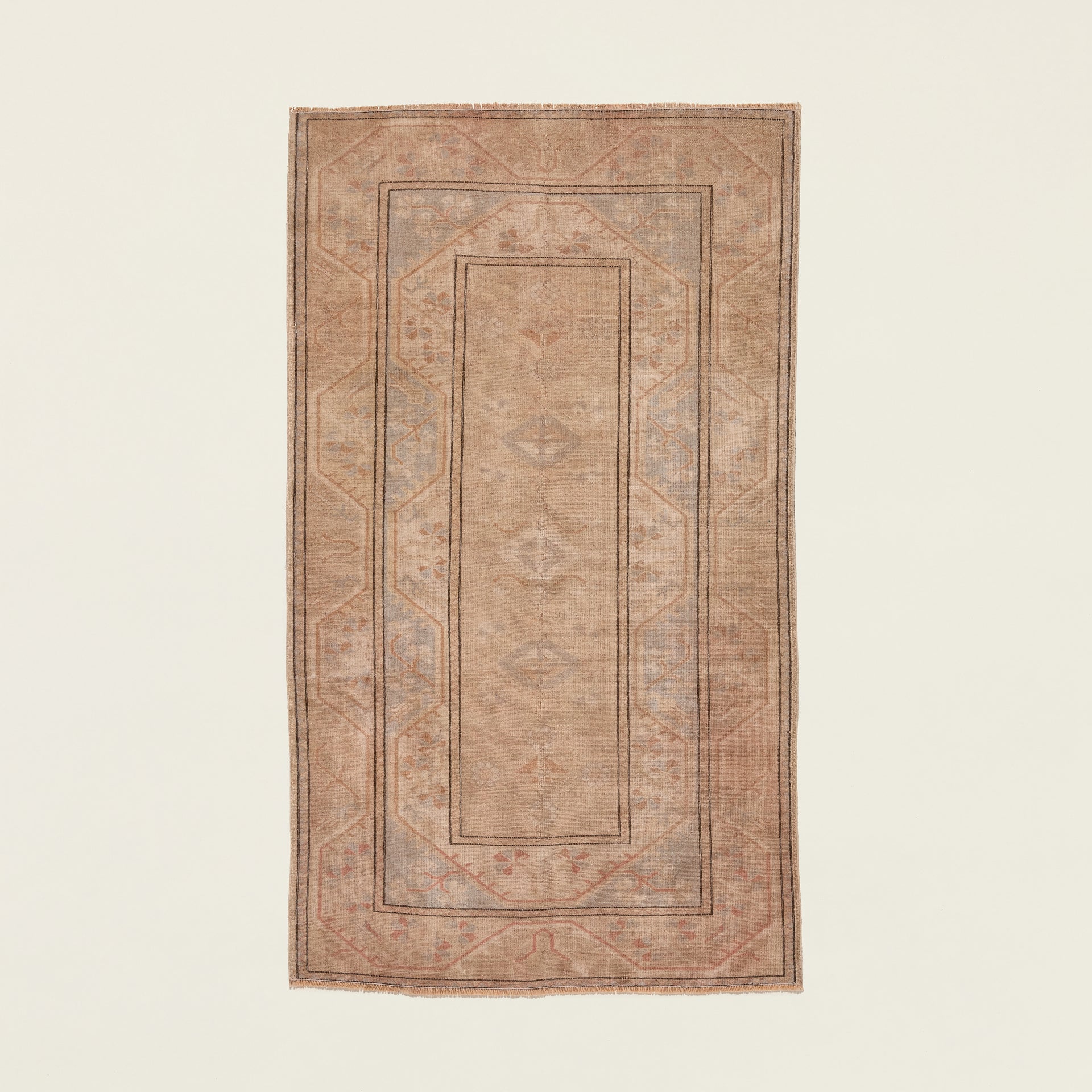 Edith Vintage Rug, 3'10" x 6'9"
