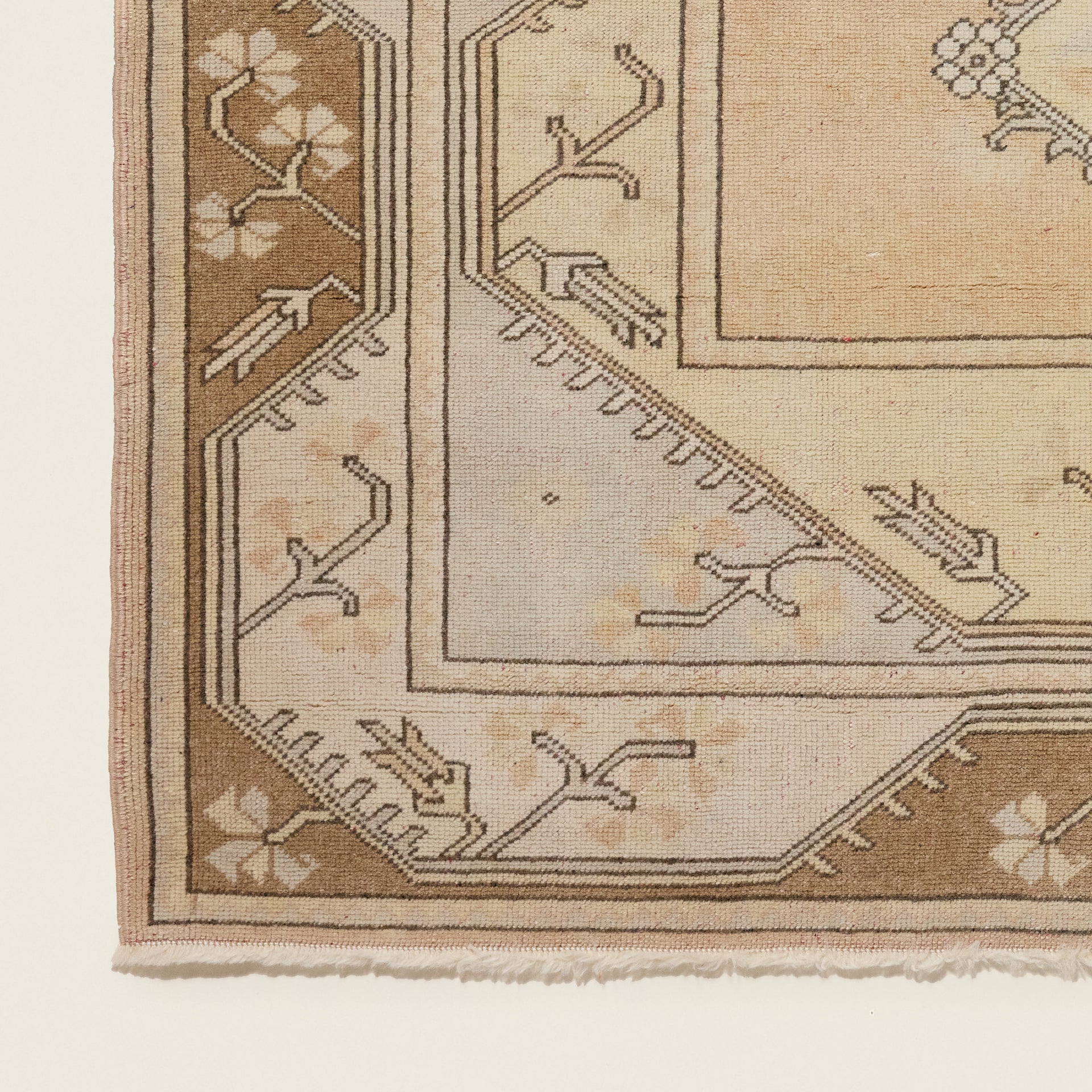 Elowyn Vintage Rug, 4'9" x 5'2"