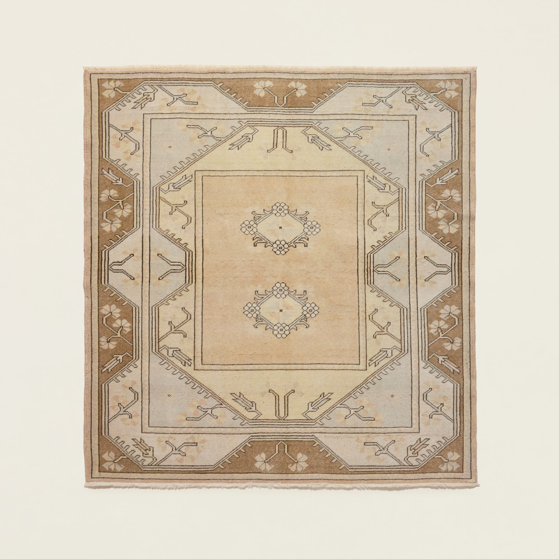 Elowyn Vintage Rug, 4'9" x 5'2"