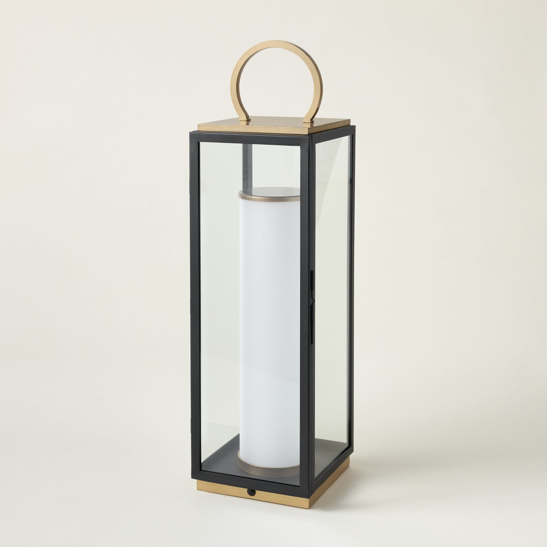 Gareth Exterior Rechargeable Table Lamp