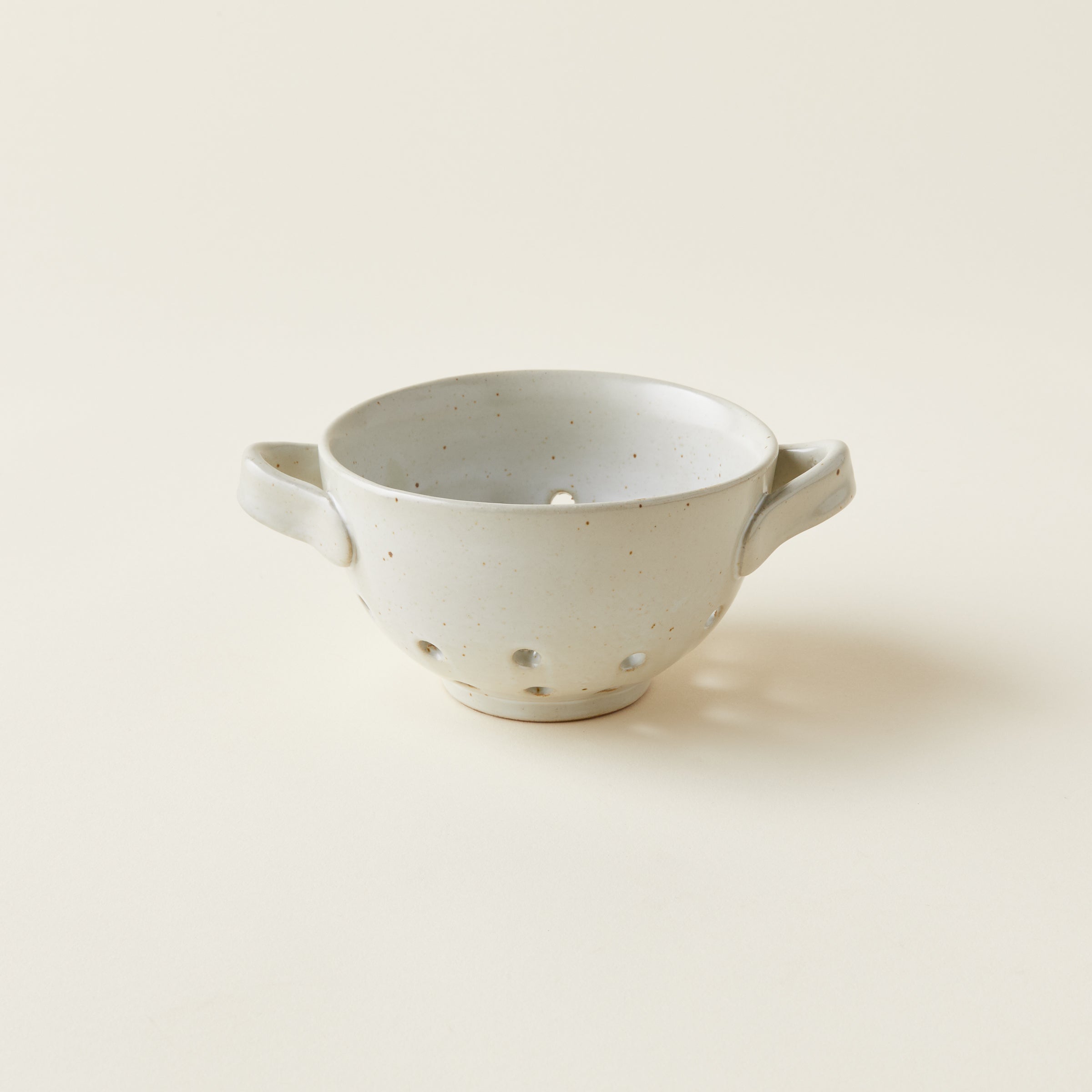 Handled Stoneware Berry Bowl – KATE MARKER HOME