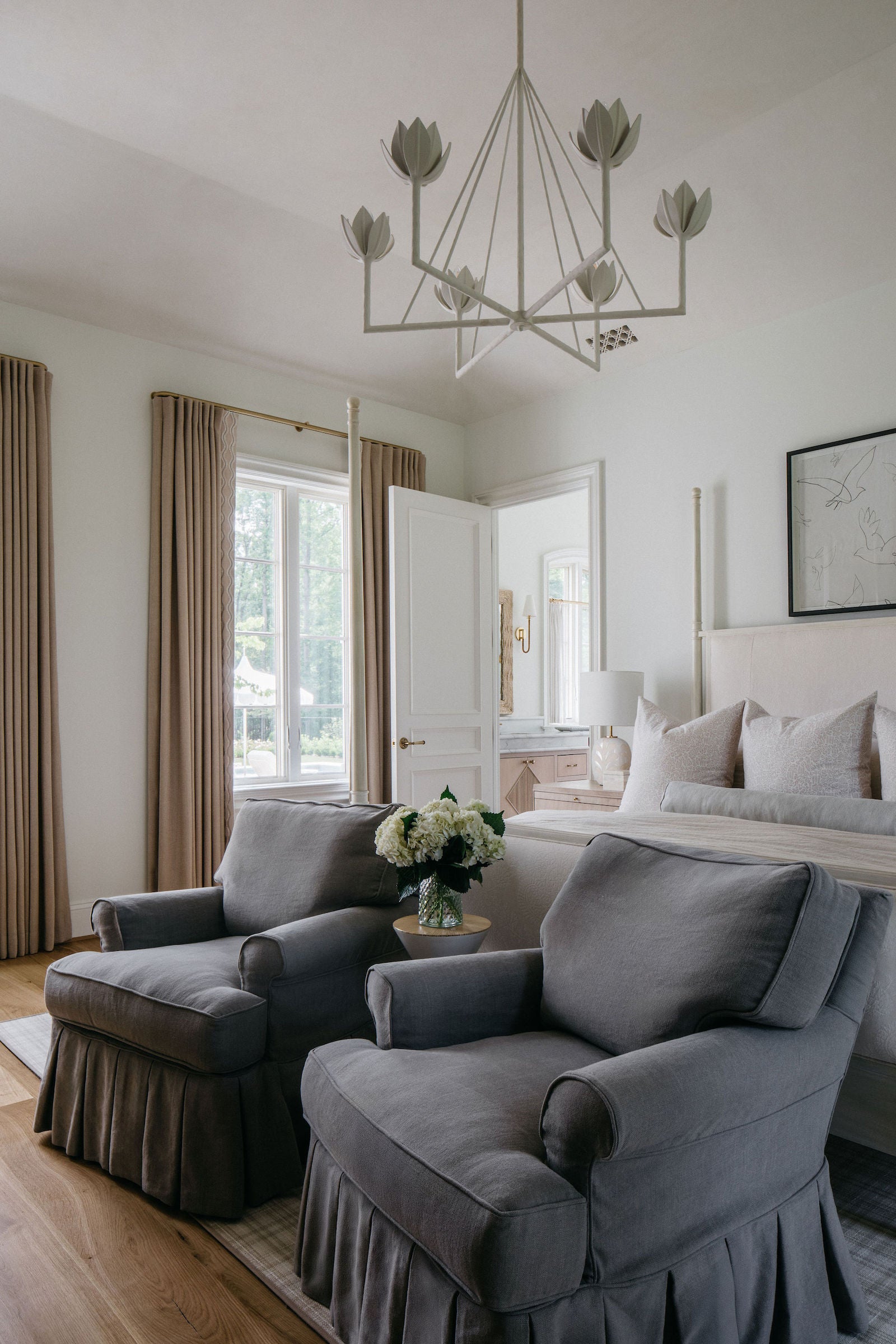 Alberto Large Single Tier Chandelier