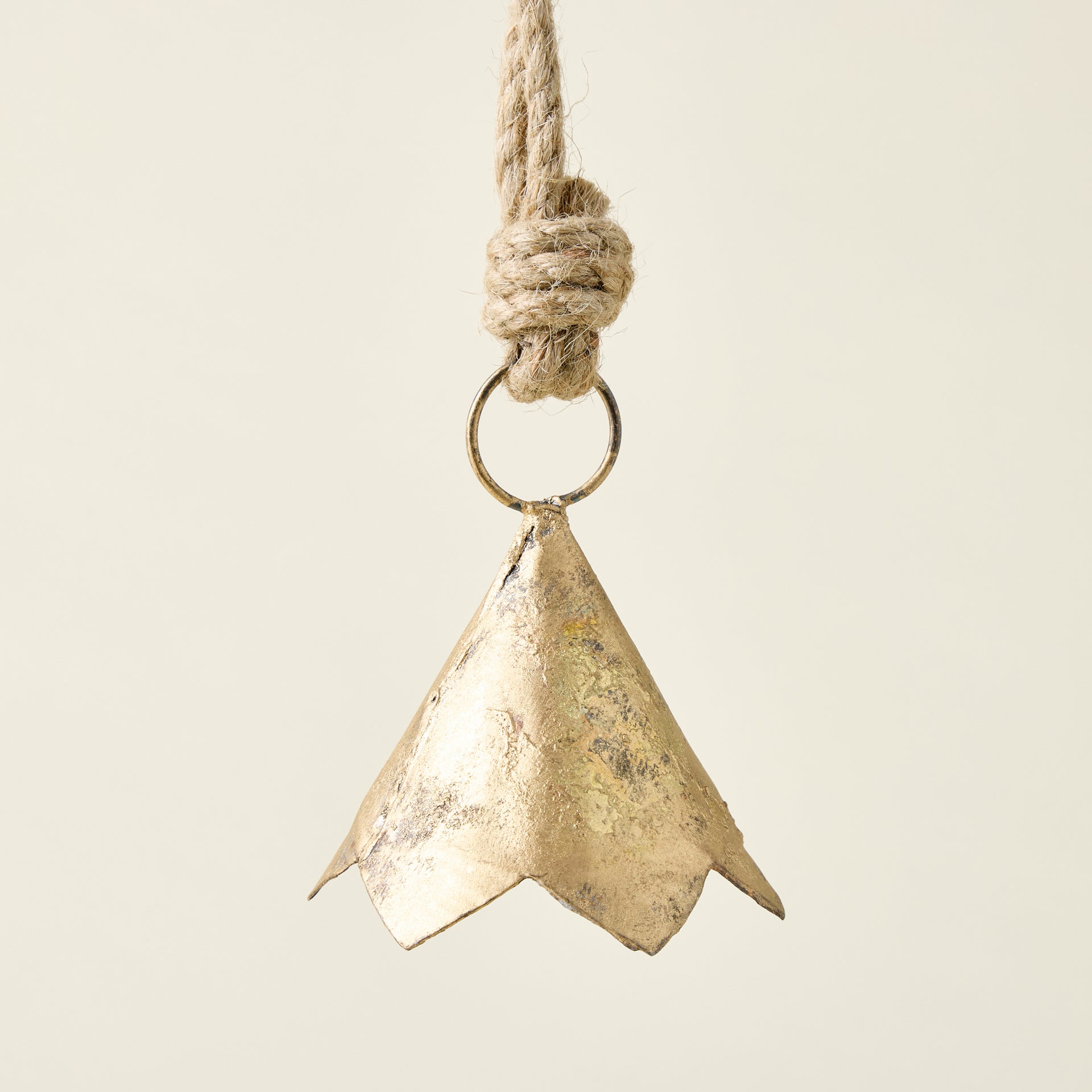 Scallop Iron Bell Ornament