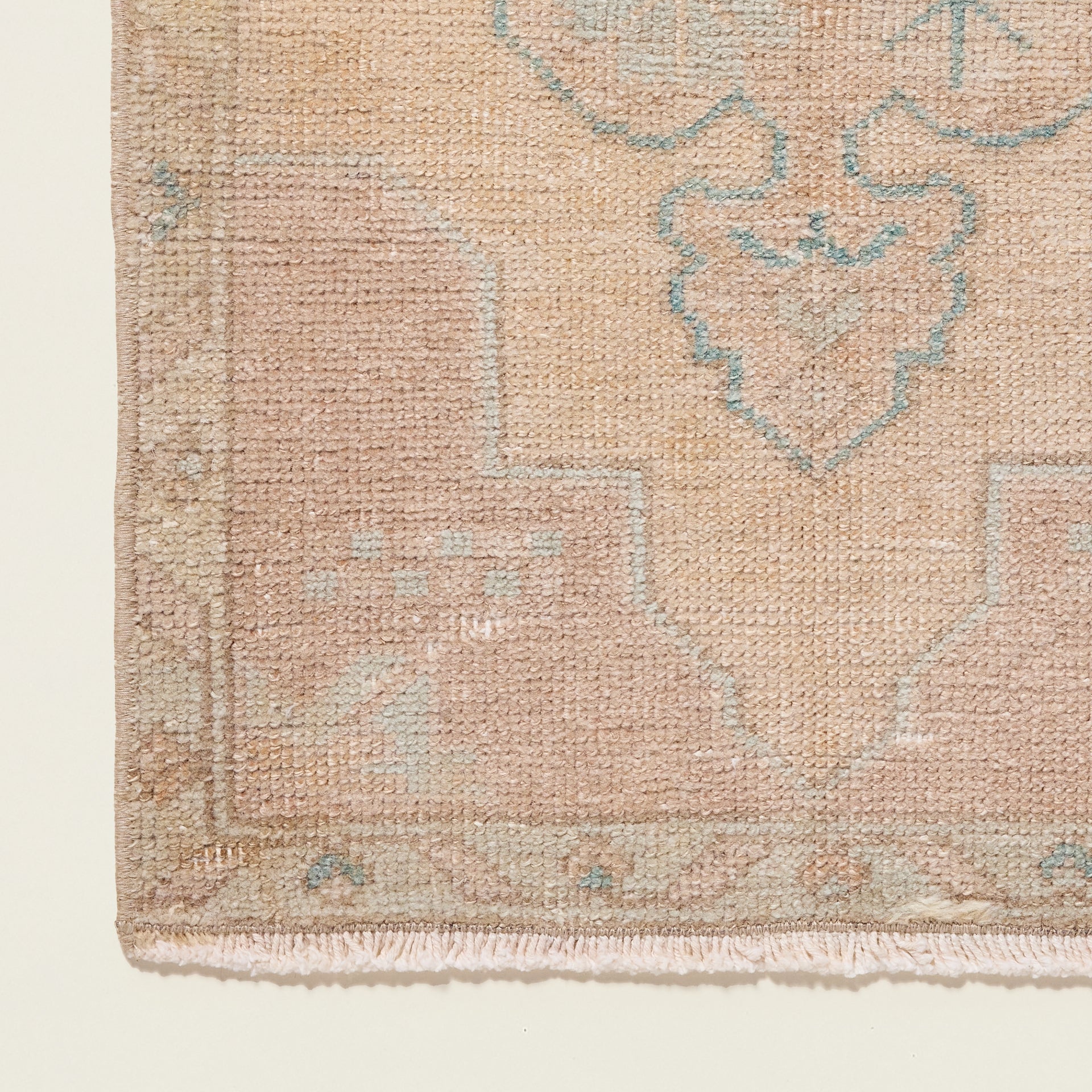 Lonnie Vintage Rug, 1'7" x 2'9"