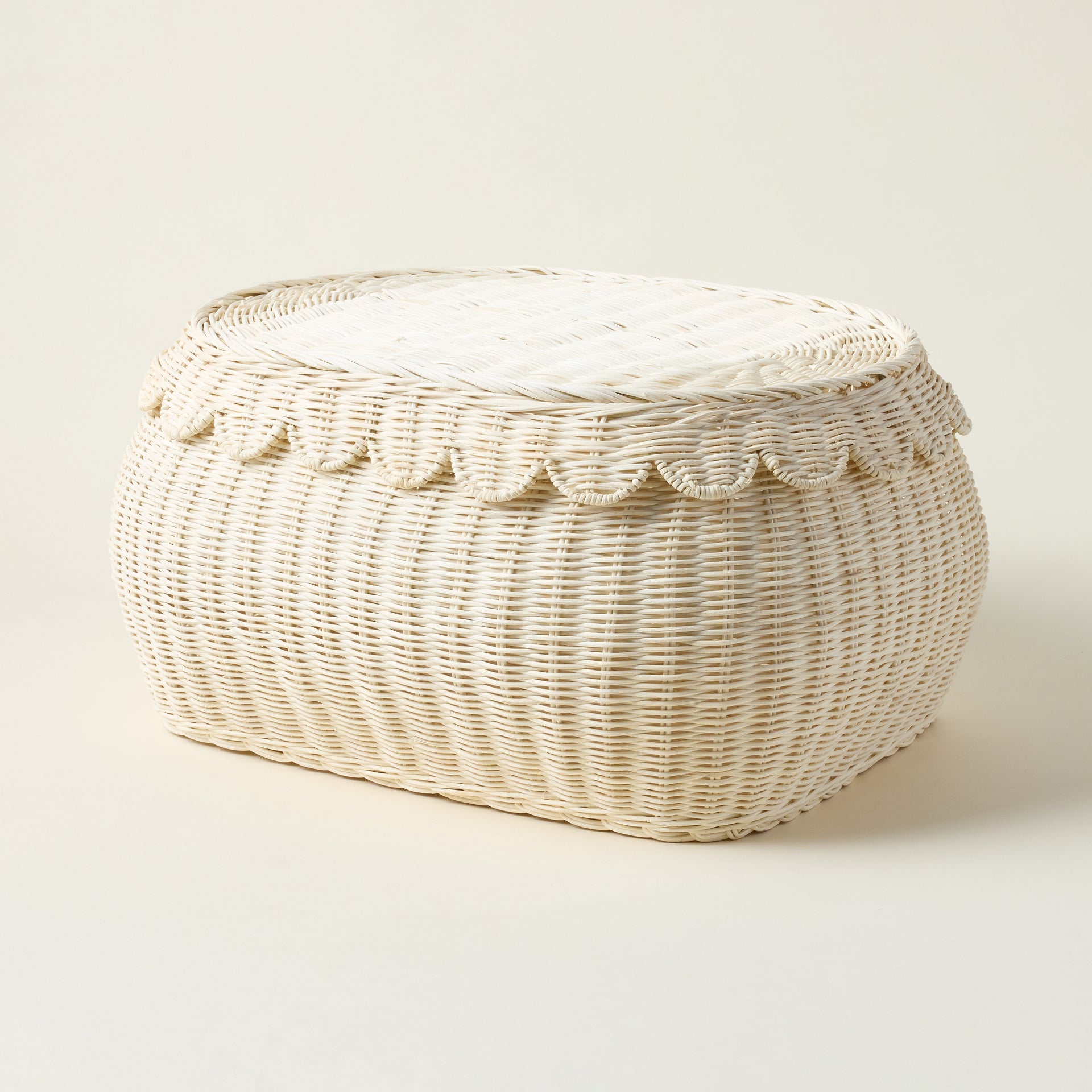 Oversized Rattan Scallop Lidded Basket