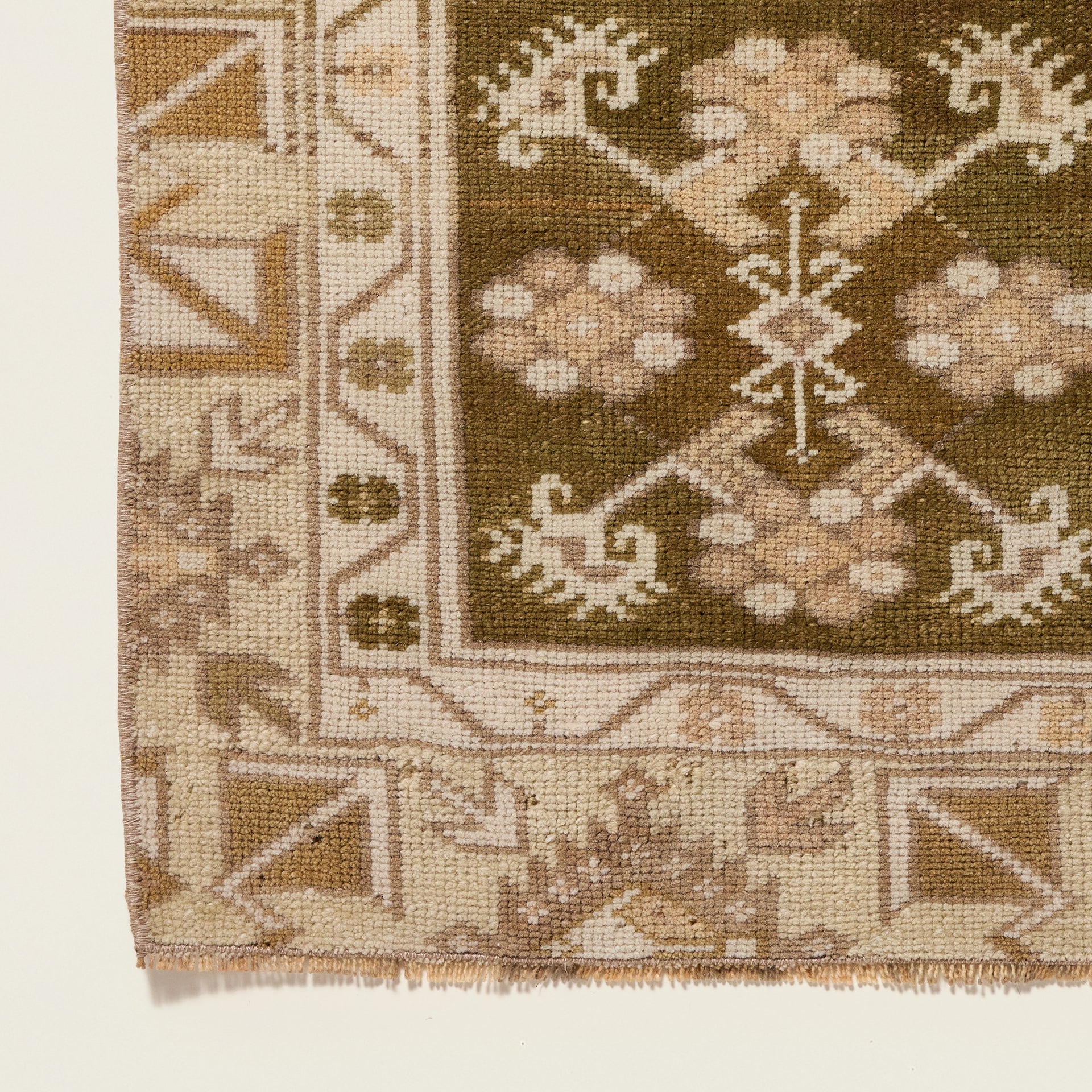 Sylvie Vintage Rug, 1'8" x 2'10"