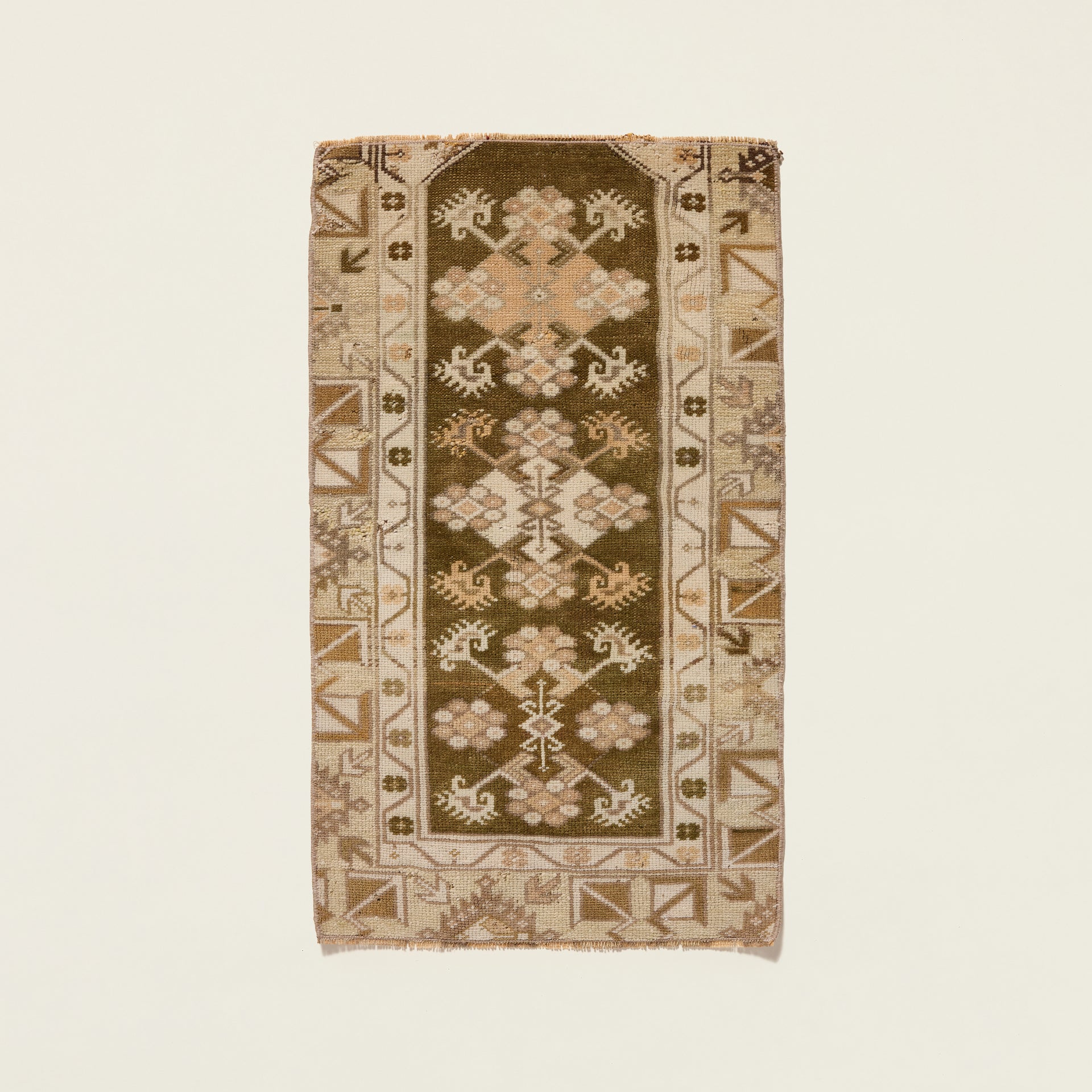 Sylvie Vintage Rug, 1'8" x 2'10"