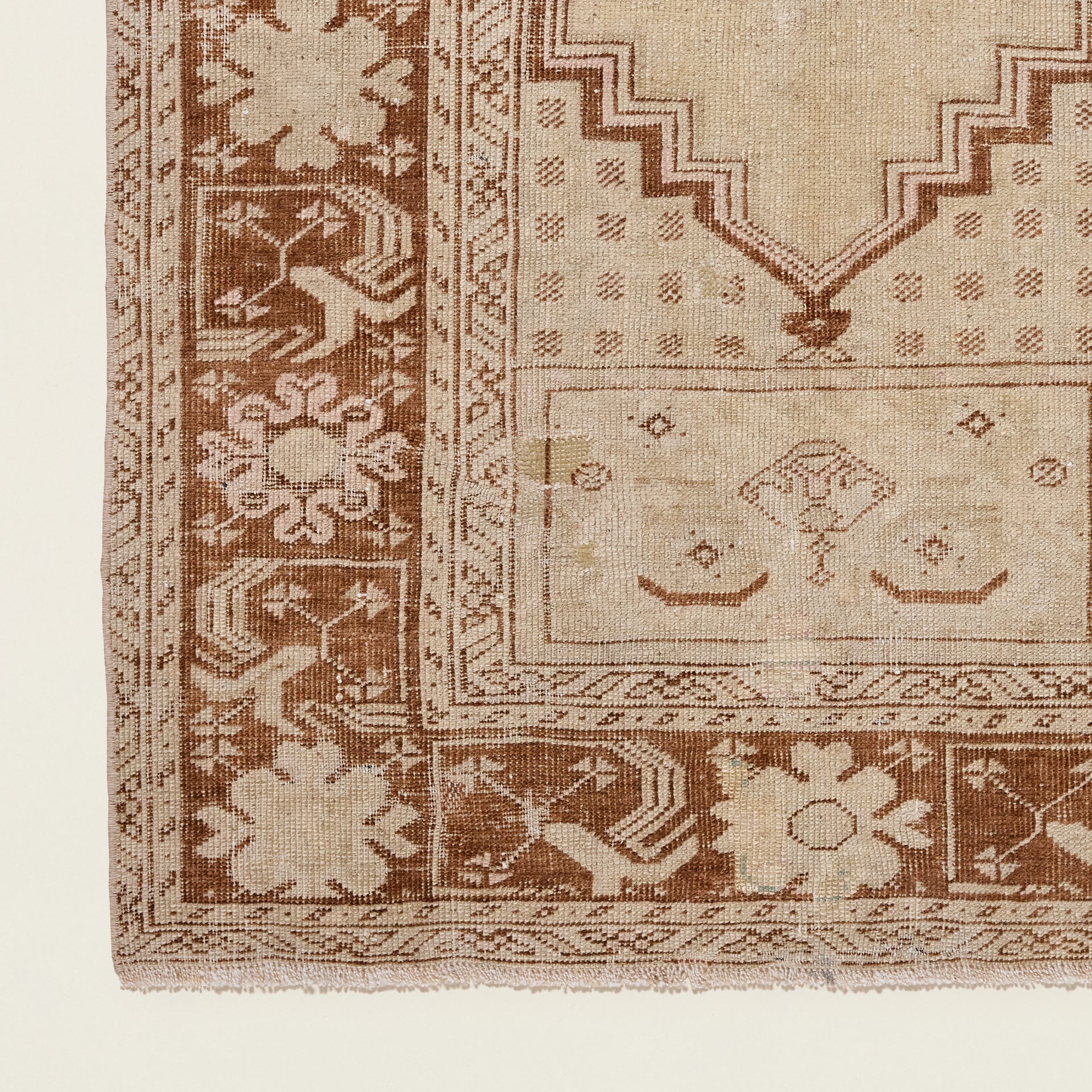 Viola Vintage Rug, 3' x 5'