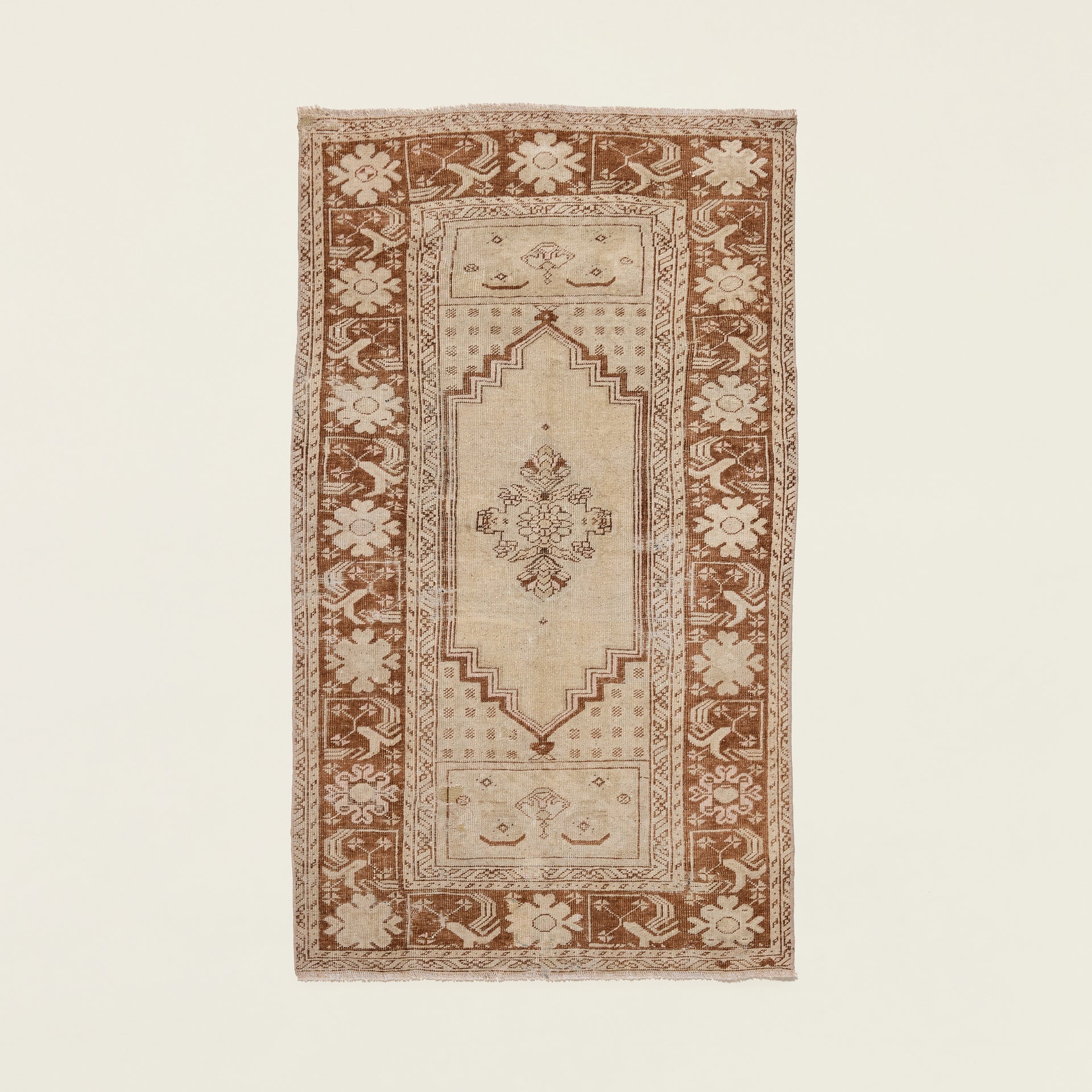 Viola Vintage Rug, 3' x 5'