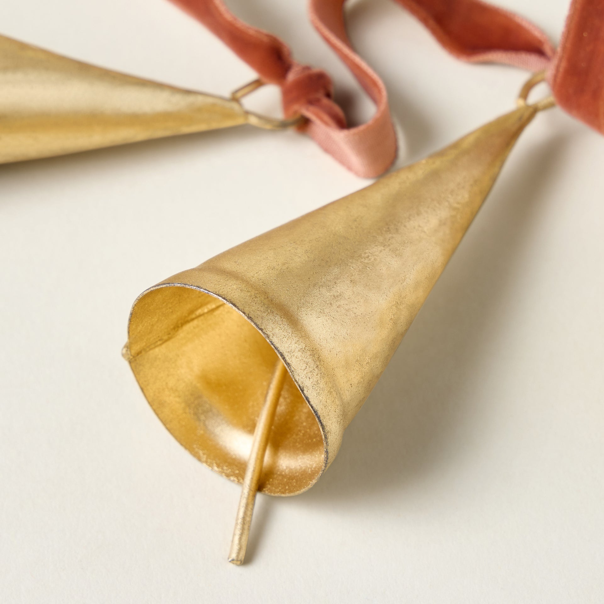 Velvet Ribbon Bell Door Hanger