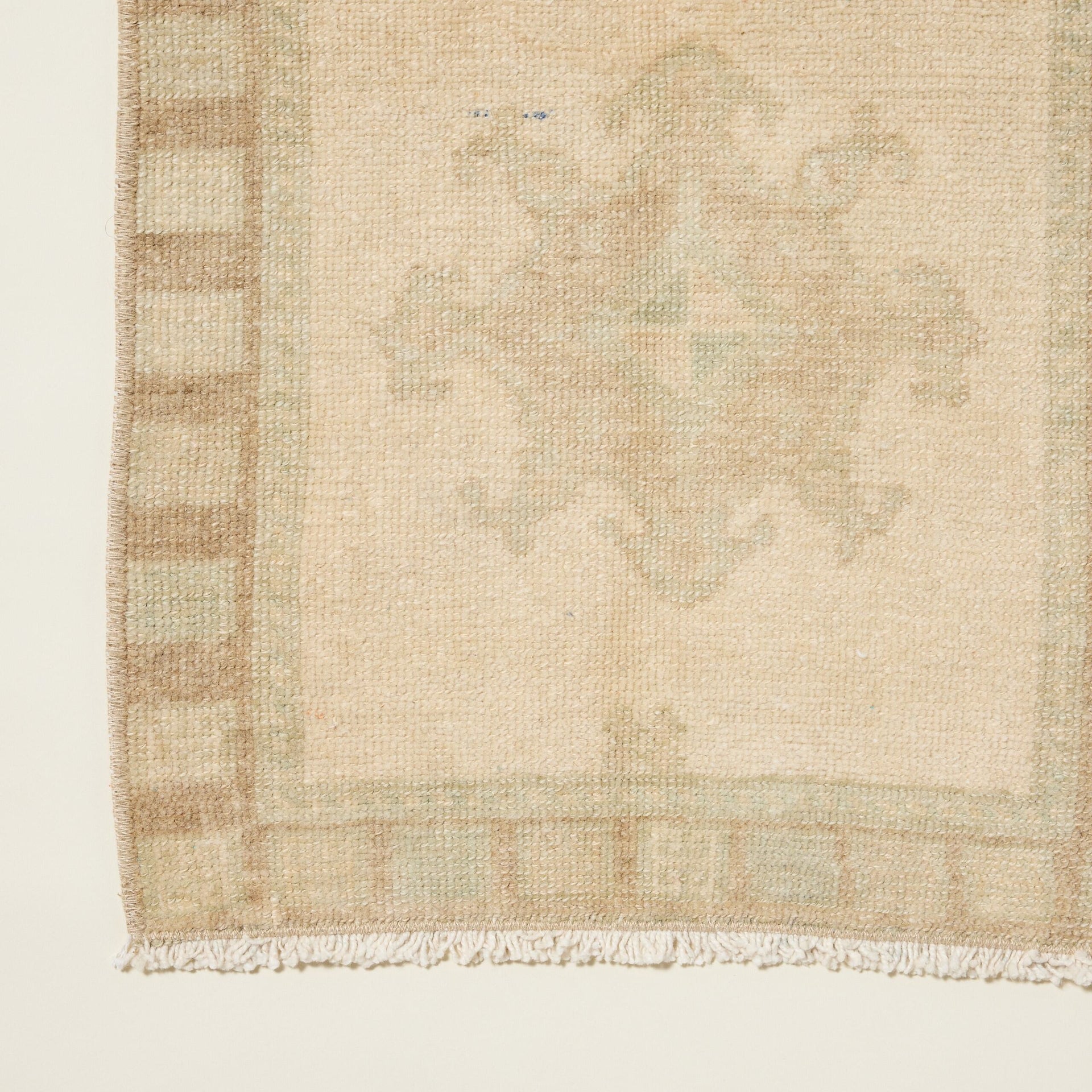 Eliza Vintage Rug, 2' x 3'