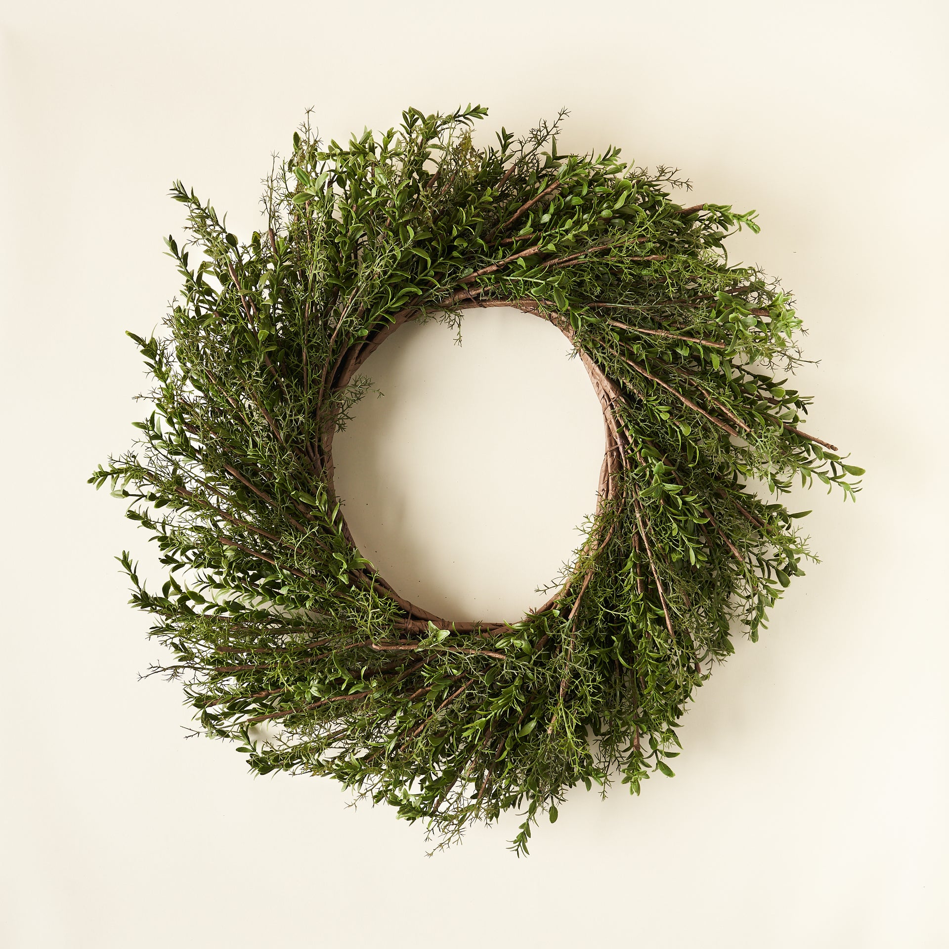 28" Boxwood Branch Wreath