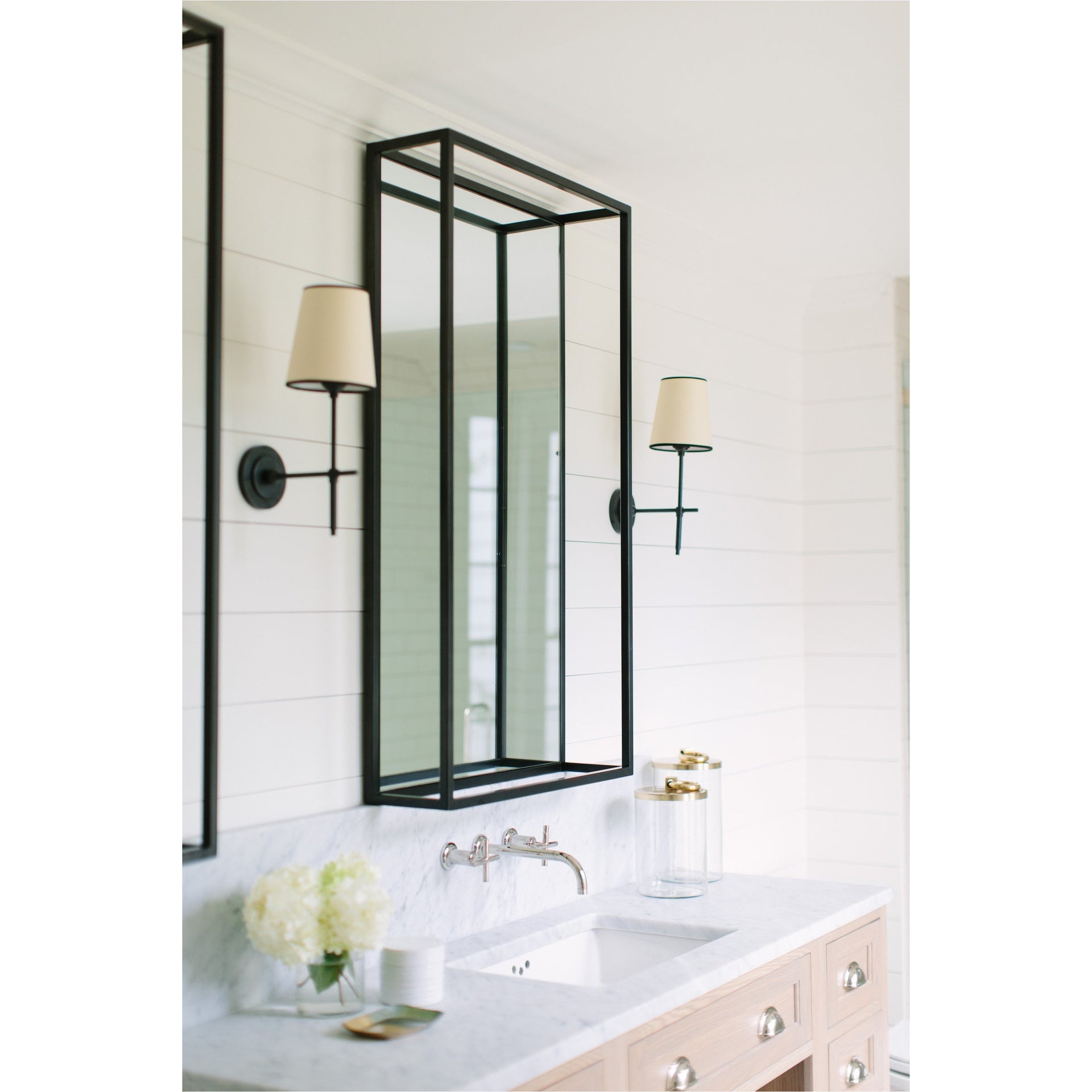 Ellis Mirror