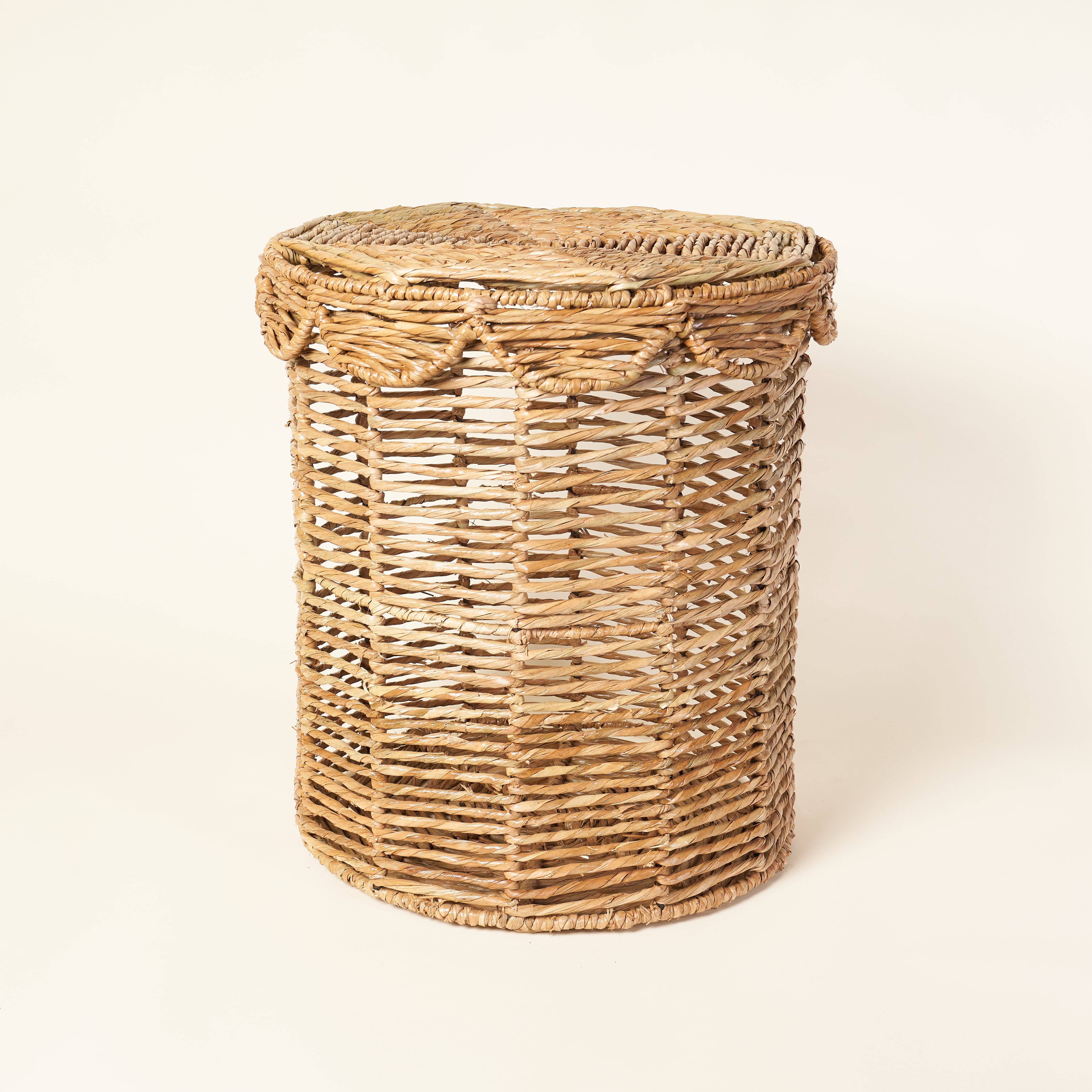 Seagrass Hamper With Scalloped Lid