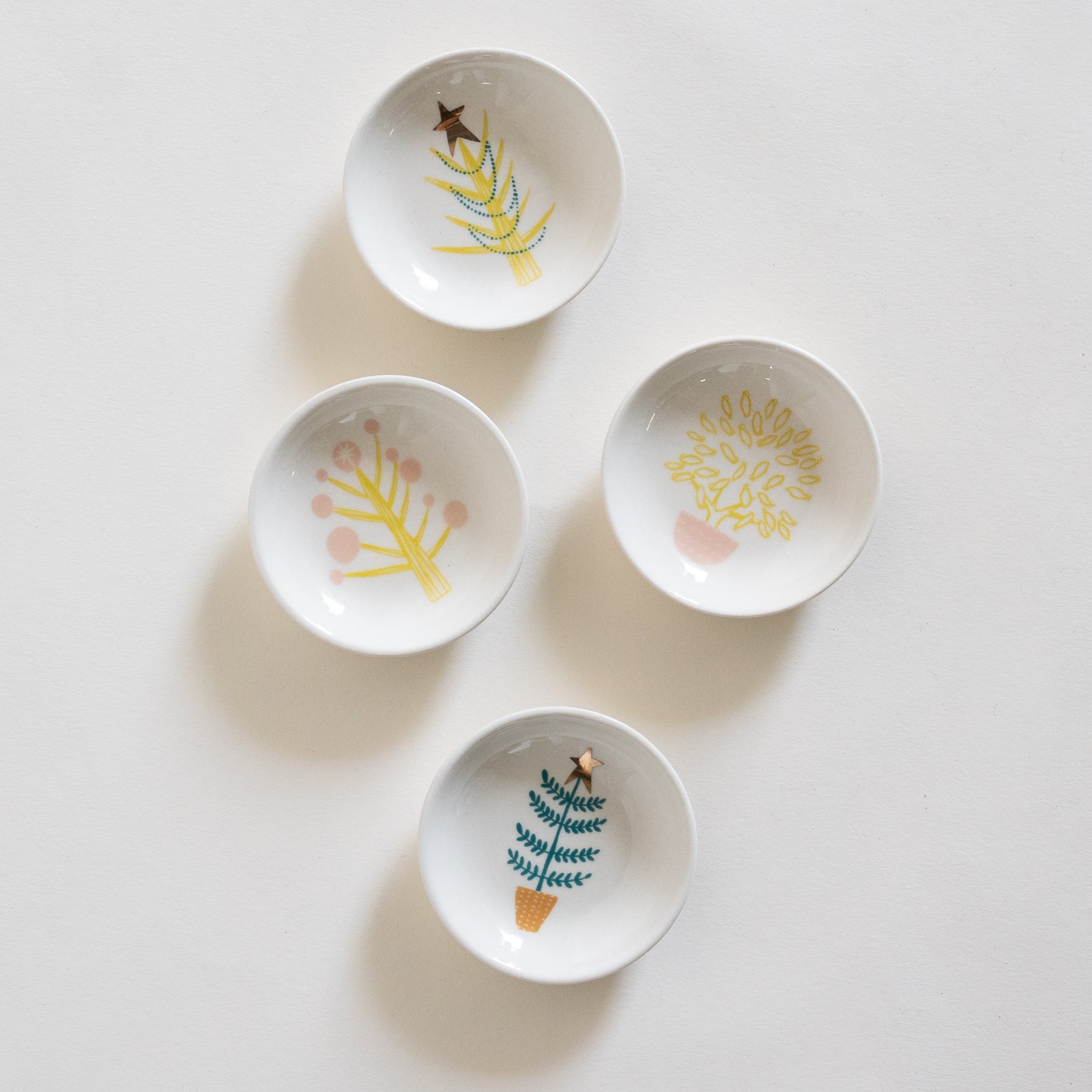Illustrated Christmas Tree Dishes