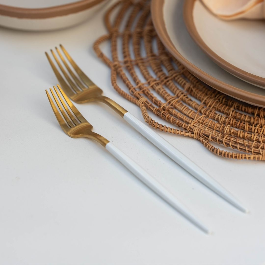 White & Gold Flatware 5pc Placesetting